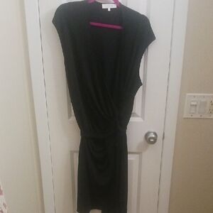 Lark & Ro Elegant Black Midi Dress